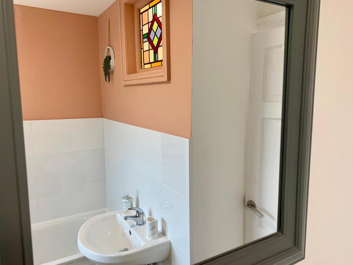 Stunning Rural Apartment - Sleeps 4 - Parking リッチフィールド エクステリア 写真