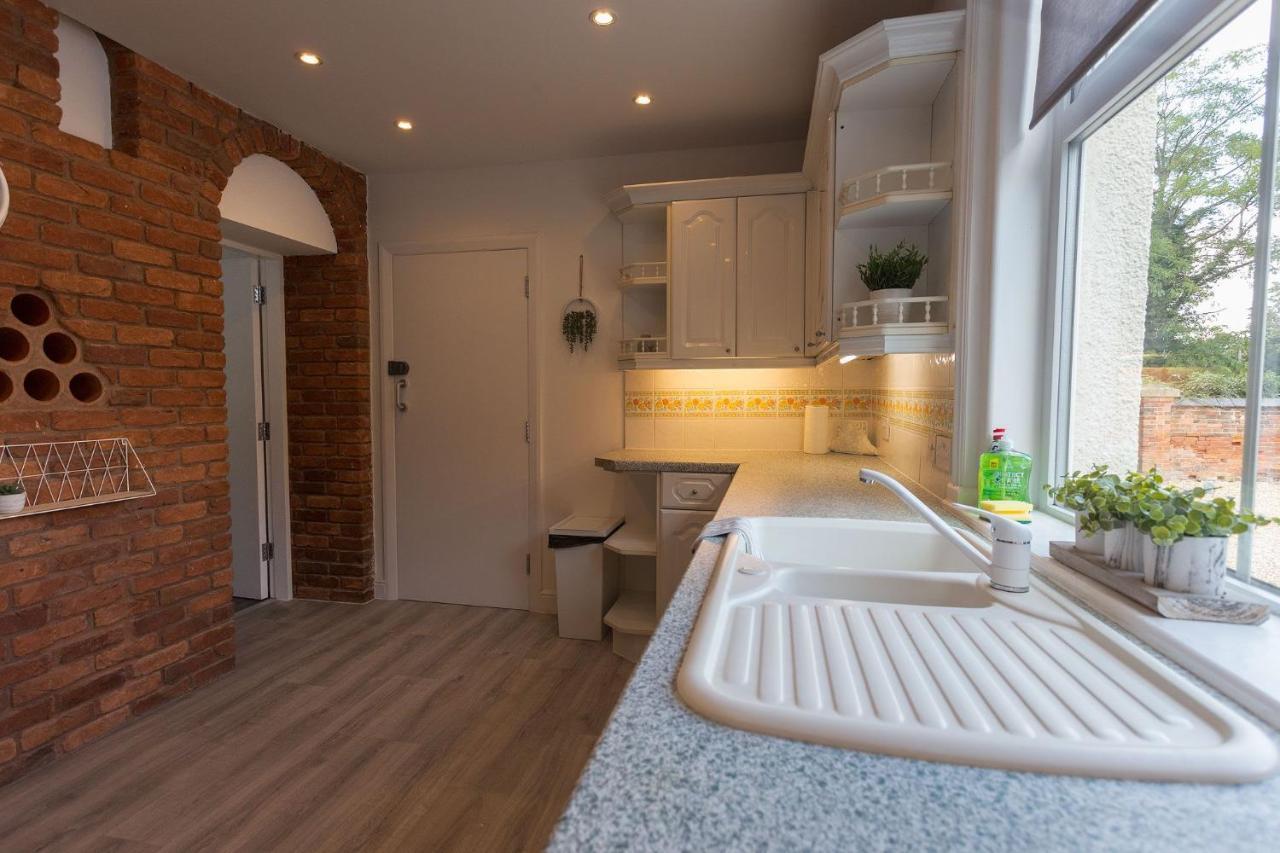 Stunning Rural Apartment - Sleeps 4 - Parking リッチフィールド エクステリア 写真